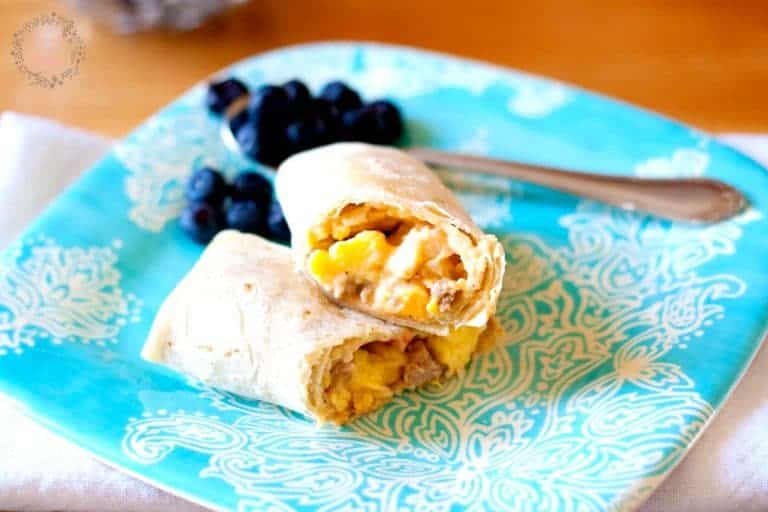 Quick and easy breakfast burritos #momwins #elmonterey #sp