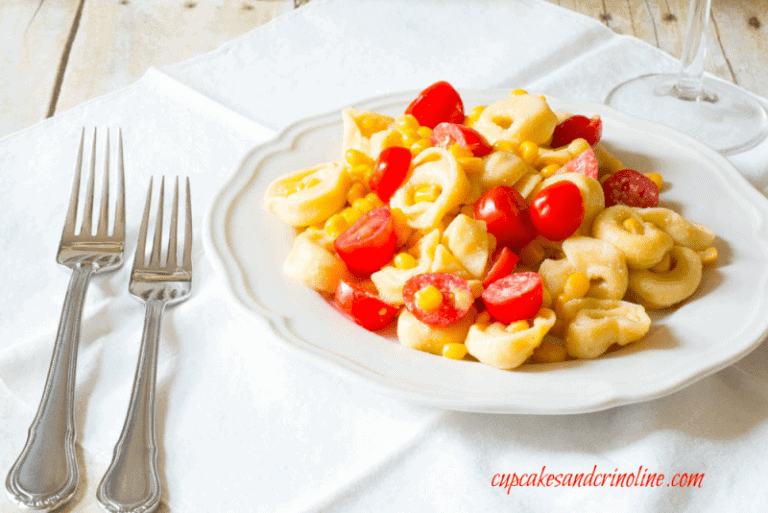Tortellini and Tomato Salad 15-Minute Meals with cupcakesandcrinoline.com