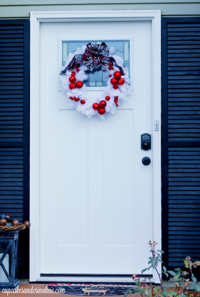 Red and White Christmas Wreath - Home for the Holidays - The How-To Home