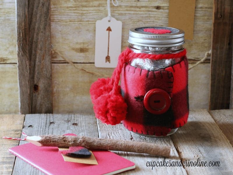 https://thehowtohome.com/wp-content/uploads/2016/01/Buffalo-Check-Mason-Jar-Cozy-plaid-and-flannel-Valentines-Day-Mason-Jar-perfect-for-the-men-in-your-life-at-cupcakesandcrinoline.com_.jpg