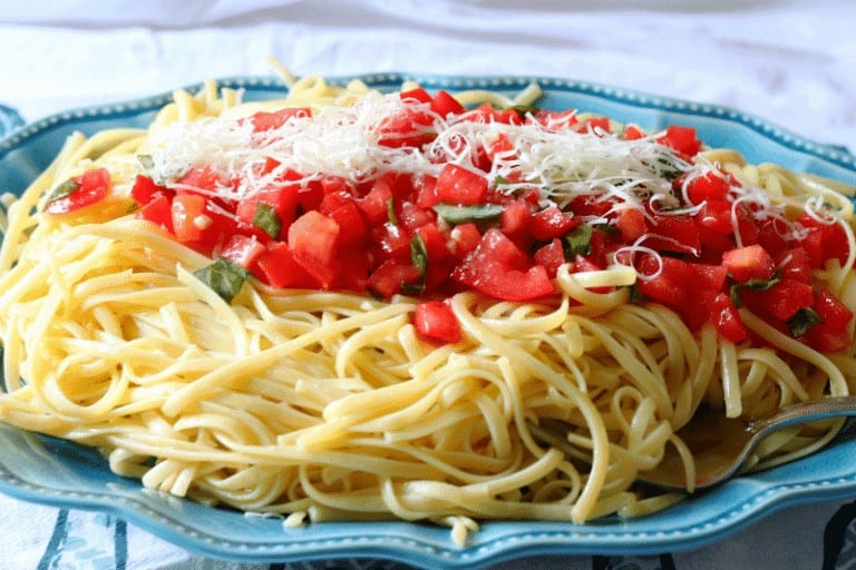 This recipe is delicious and takes only 15 minutes to make from start to finish. Use fresh ingredients picked from your garden for the best results. Fresh Tomato and Basil Linguine from cupcakesandcrinoline.com Visit my page for over 25 more delicious Pasta Recipes.