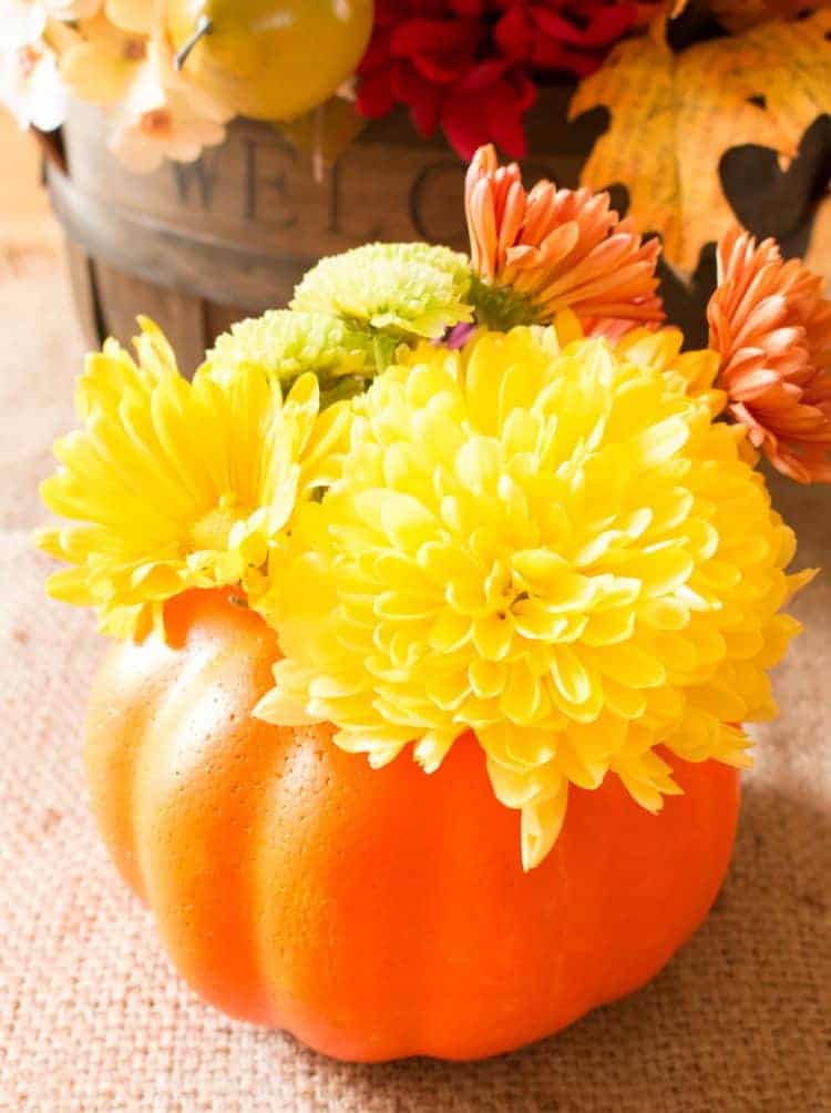 How-to Make a Pumpkin Vase Centerpiece - The How-To Home