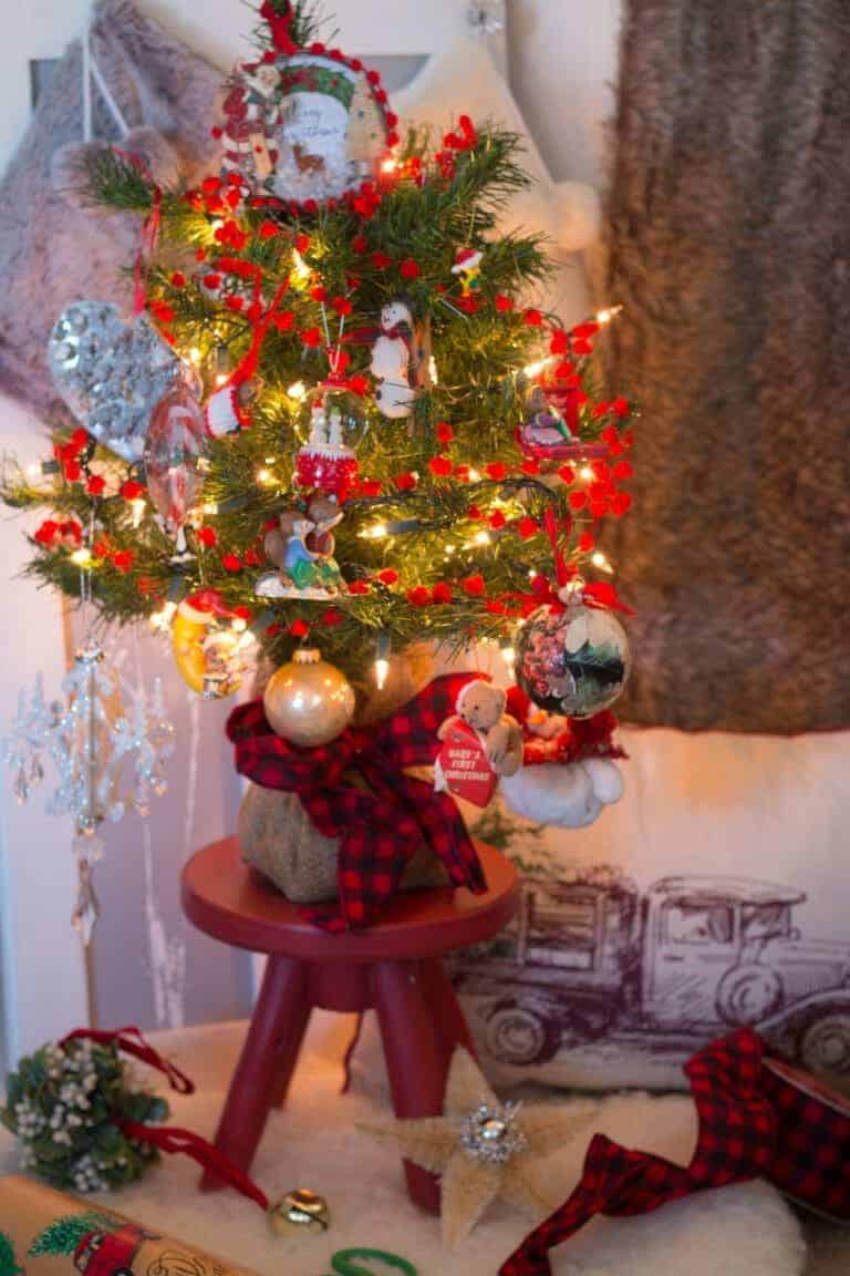 How to Fill a Christmas Tree with your Mom Memories