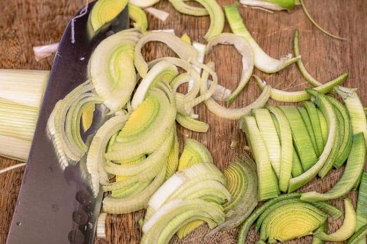 HowTo Clean and Slice Leeks The HowTo Home