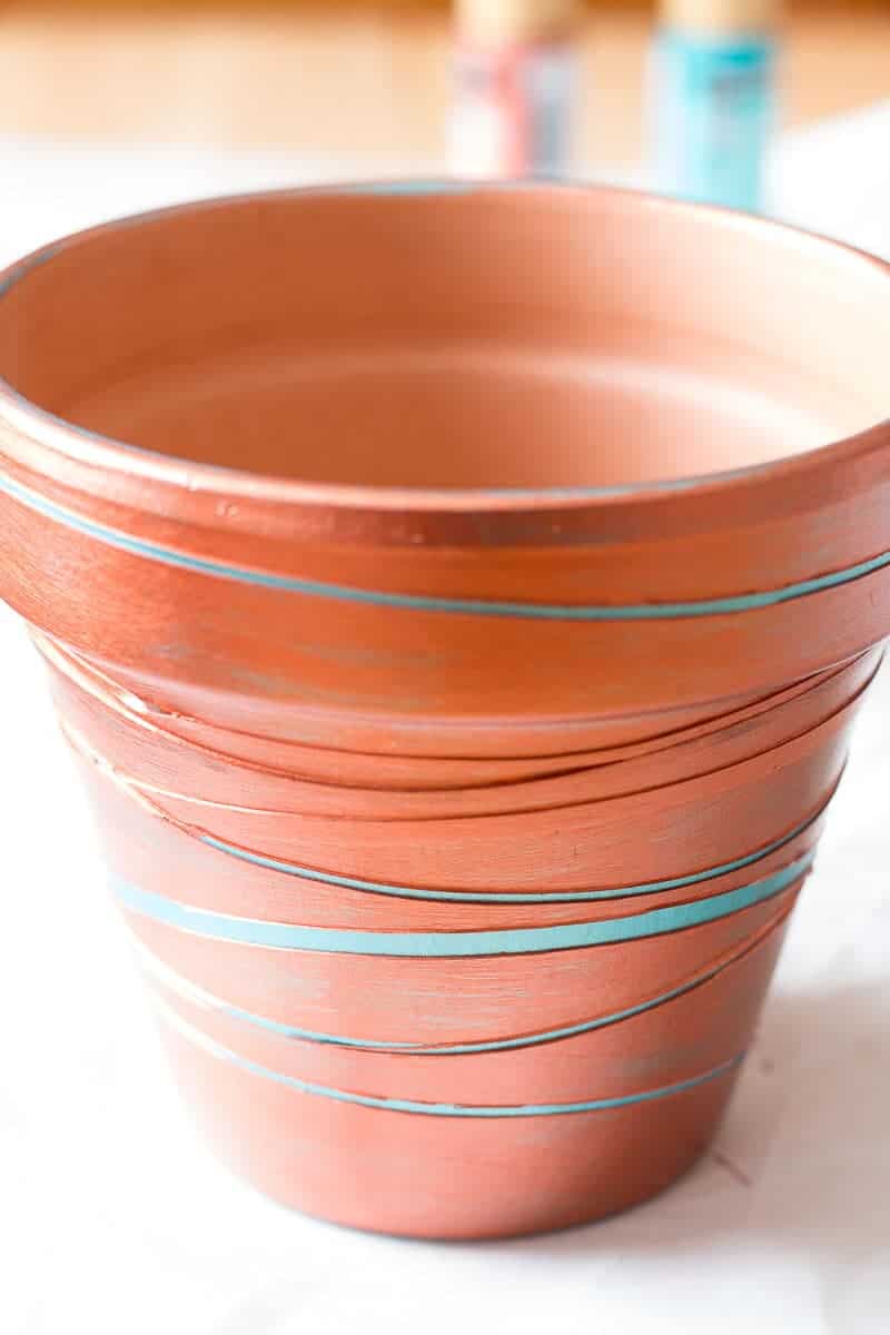 https://thehowtohome.com/wp-content/uploads/2018/03/How-To-Make-a-Copper-Planter-from-a-Clay-Pot-9-1.jpg