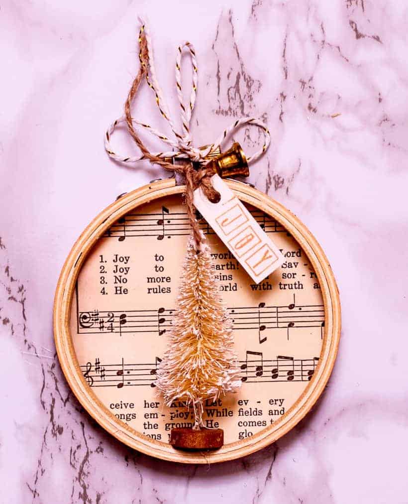 Easy Embroidery Hoop Christmas Ornaments - Thistle Key Lane