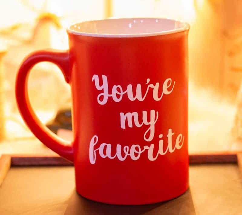 How To Make A Coffee Mug With Cricut (Free Christmas SVG File) - Simple  Made Pretty