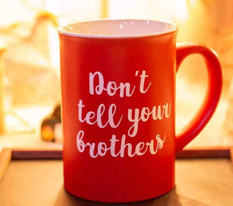 Easy Cricut Craft: Holiday Gift Mugs - Dash Of Evans