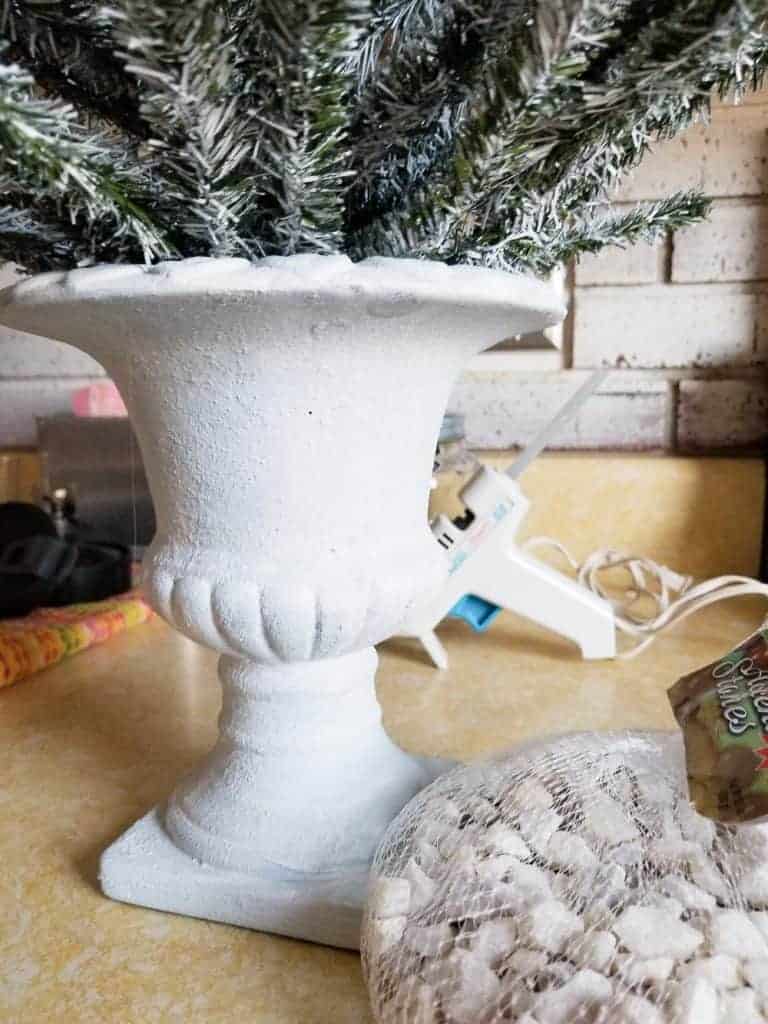 DIY Feather Tree Tutorial - The How-To Home