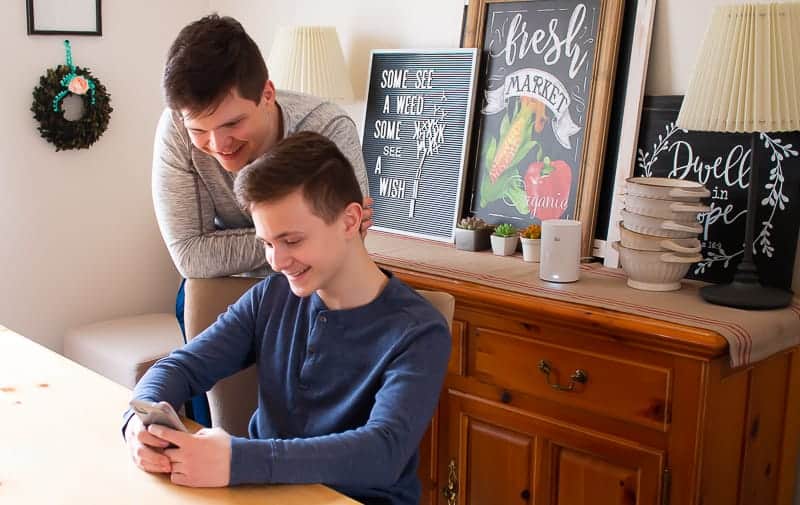 How-To Organize Photos: Save, Sort, Share - The How-To Home