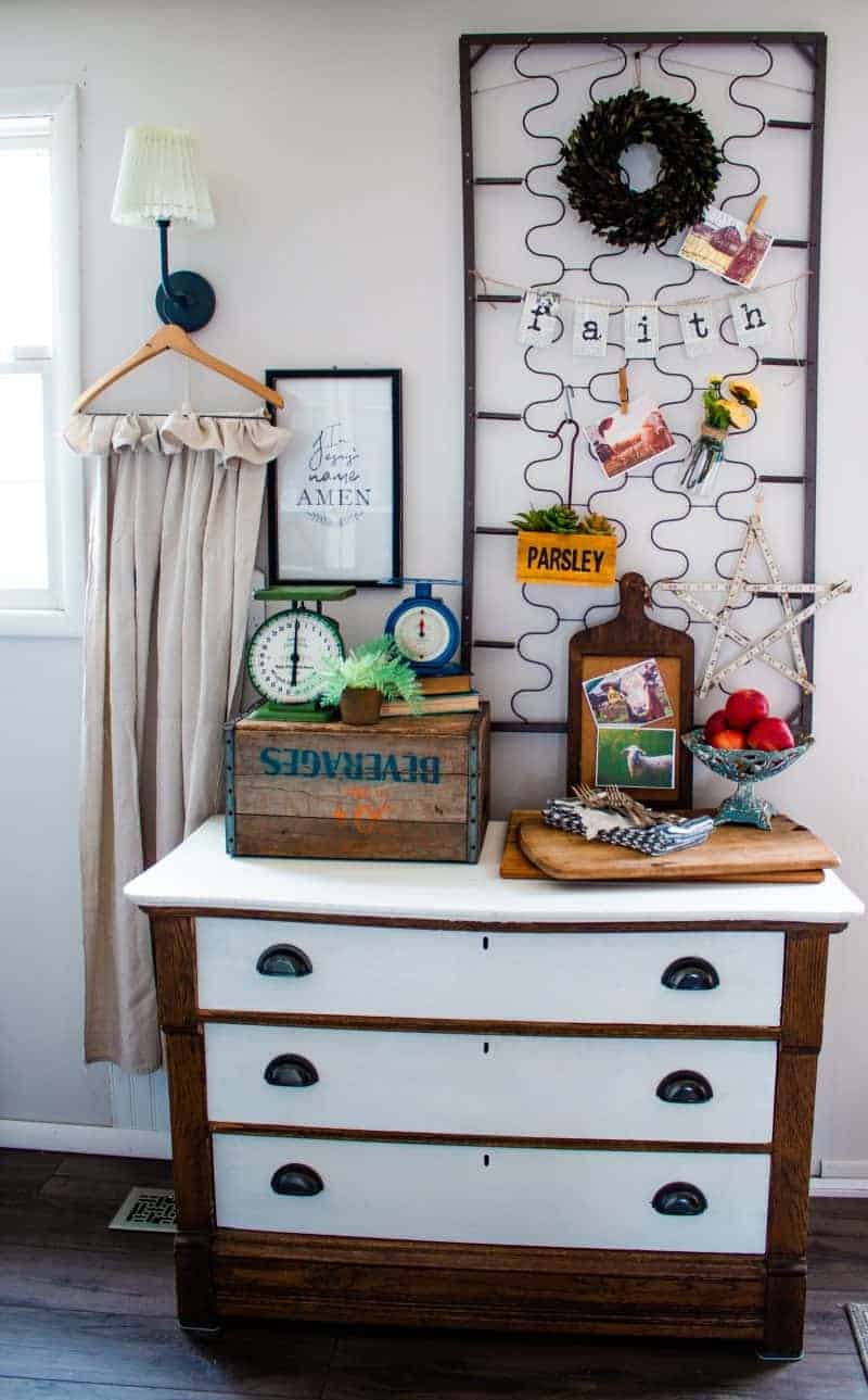 HowTo Decorate with Repurposed Crib Springs The HowTo Home