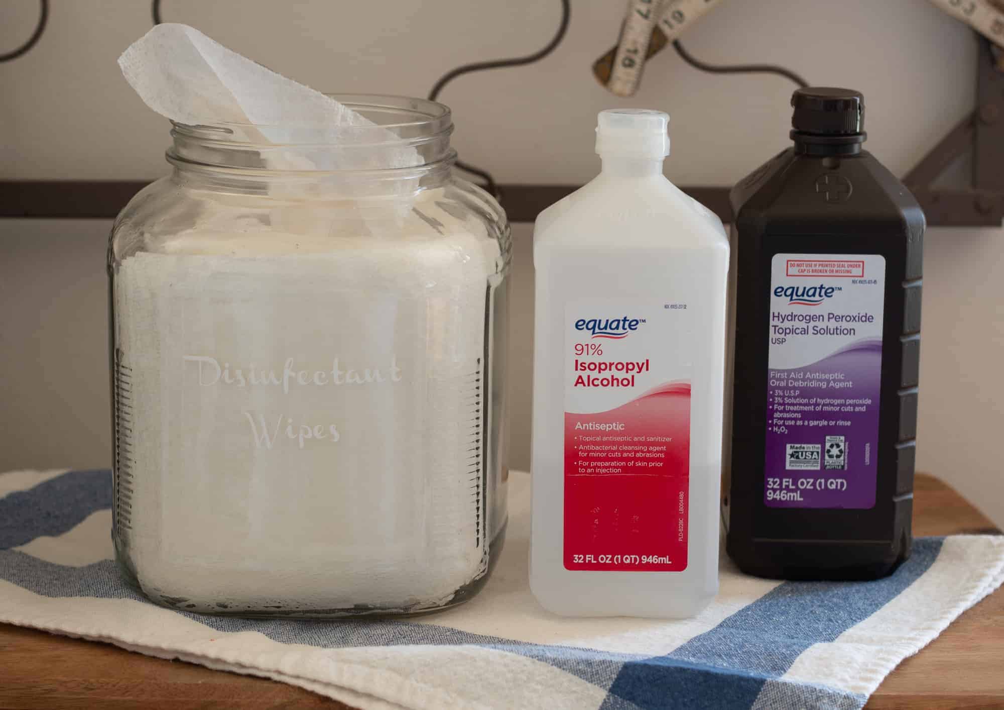 HOMEMADE LYSOL WIPES (HOW TO MAKE YOUR OWN DISINFECTANT WIPES) The