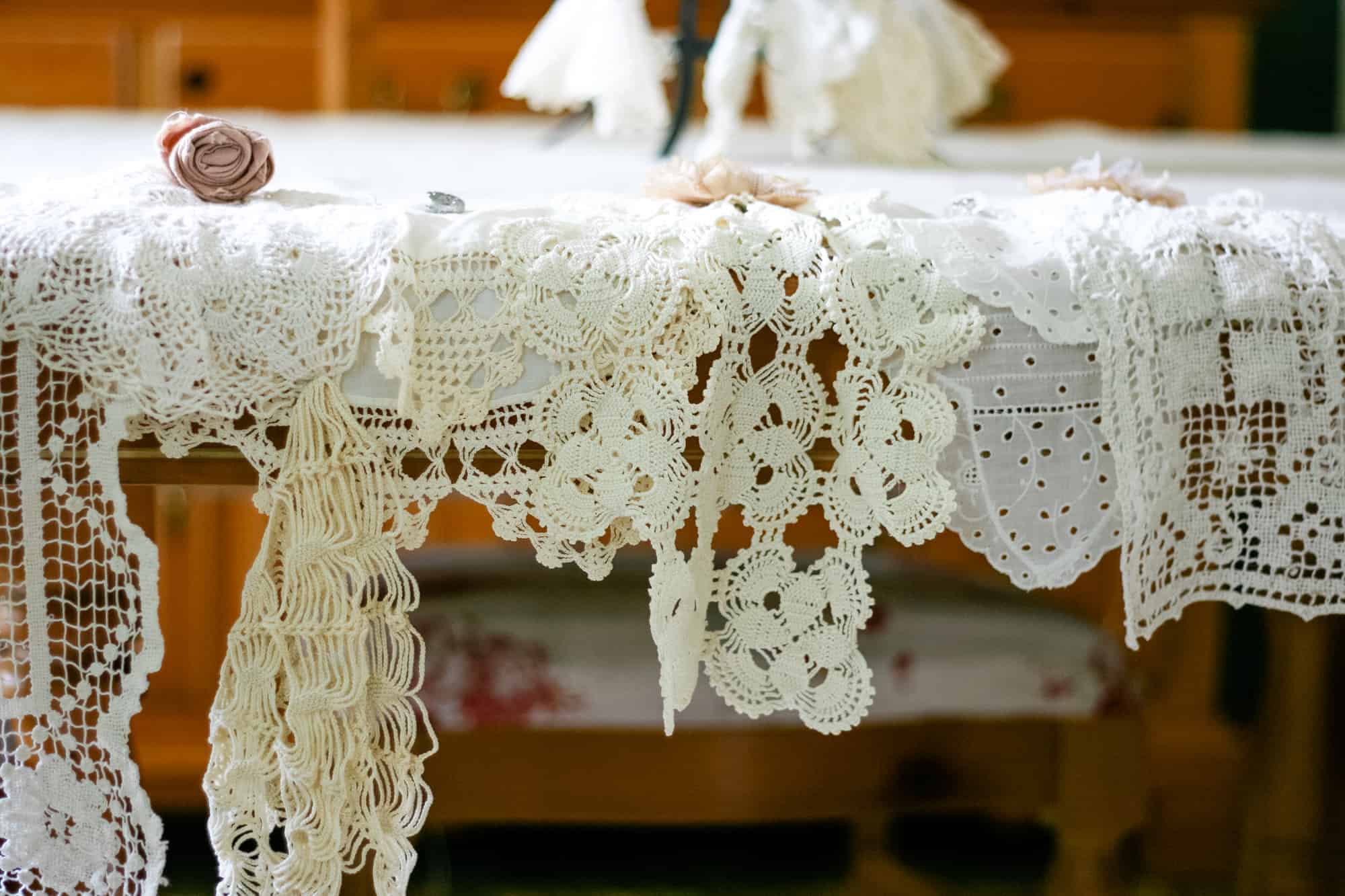 Shabby Chic Tablecloth Ideas That Won't Damage your Vintage Linens