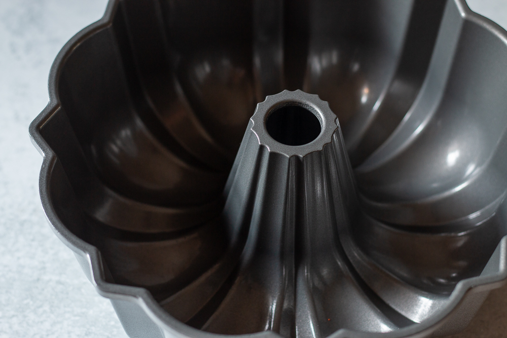 Nordic Ware ProForm Bundt, 12 Cup, Gray