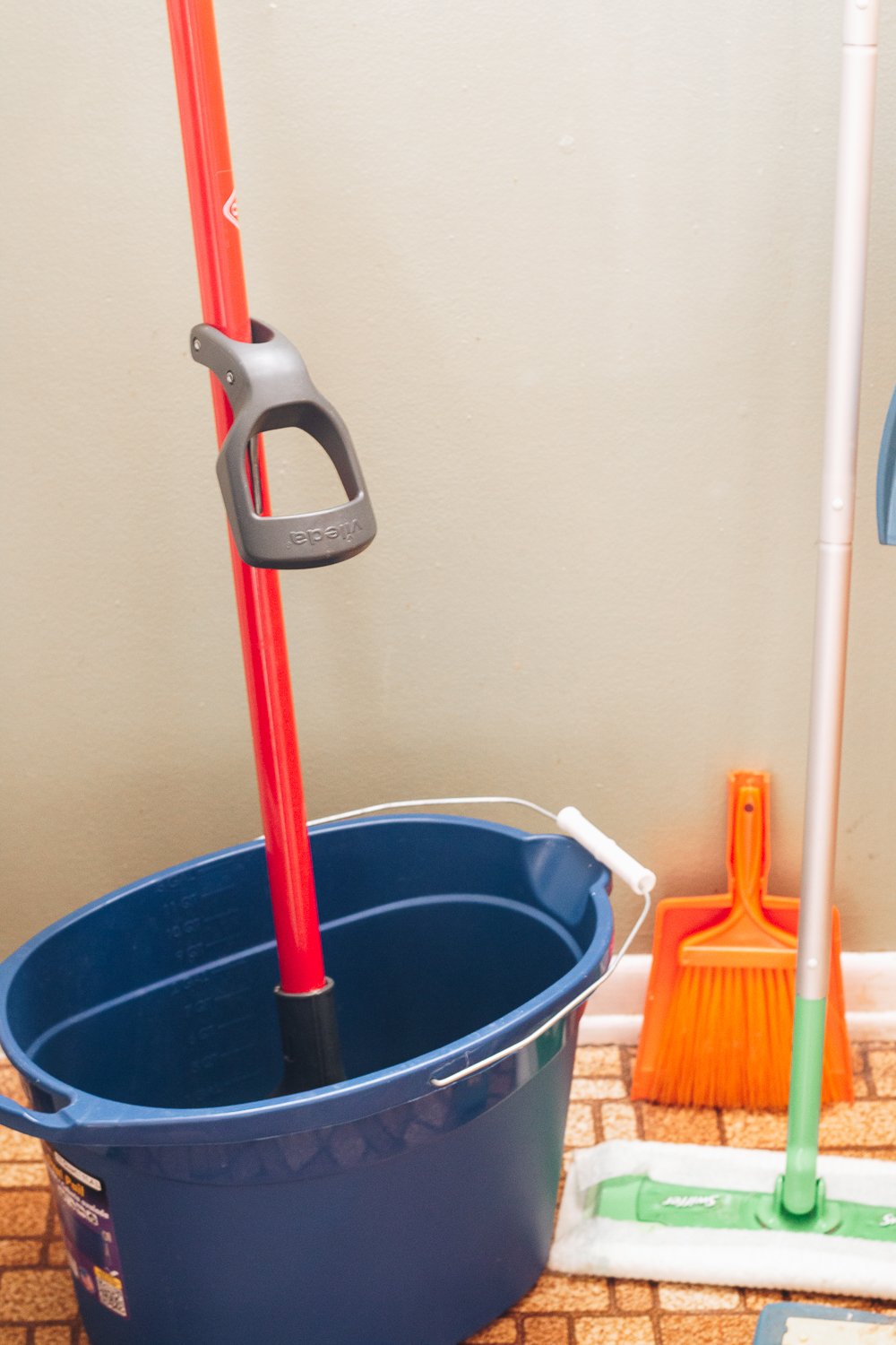 No joke, this Rubbermaid 'electric toothbrush' for cleaning restored my  orange grout back to white